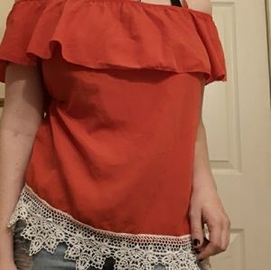 Laced bottom off the shoulder tank top